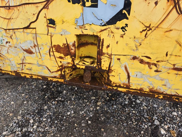 image for item DV1272 2000 Sellick SD-80 forklift