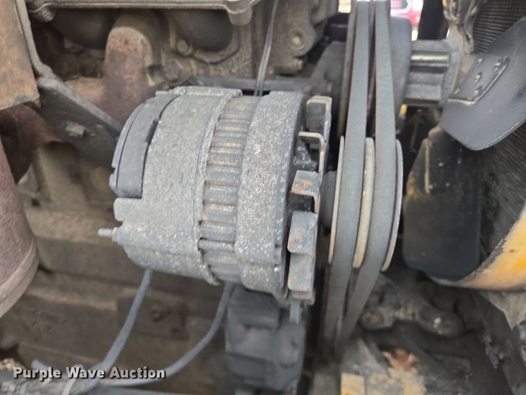 image for item DV1272 2000 Sellick SD-80 forklift