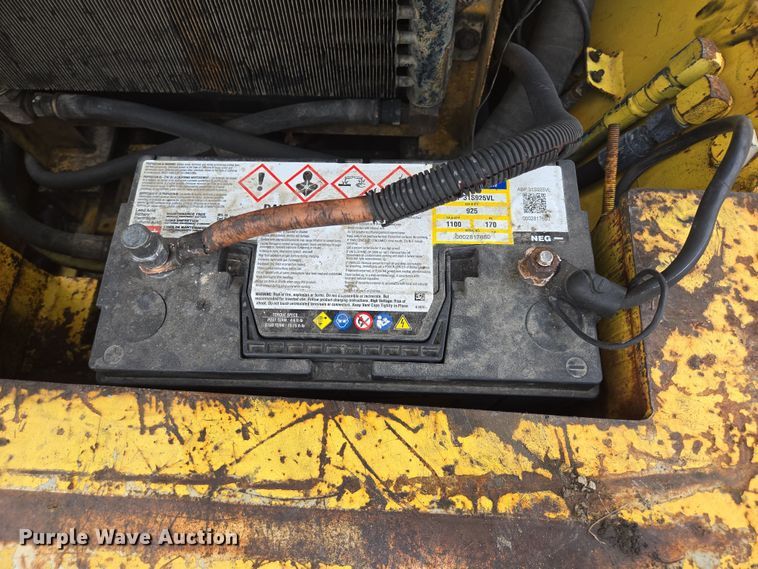 image for item DV1272 2000 Sellick SD-80 forklift