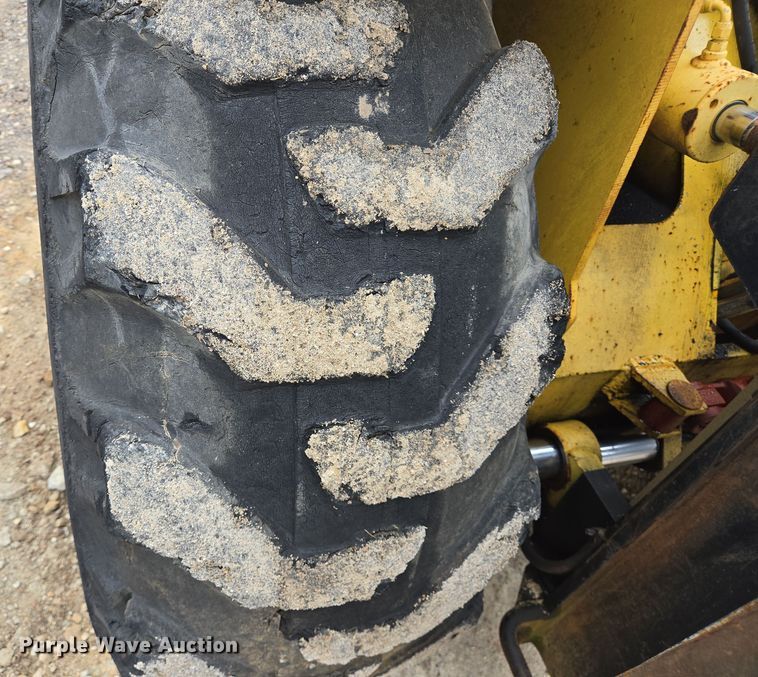 image for item DV1272 2000 Sellick SD-80 forklift