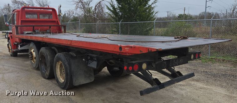 image for item DV1273 2001 Freightliner FL80 rollback truck