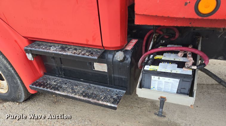 image for item DV1273 2001 Freightliner FL80 rollback truck