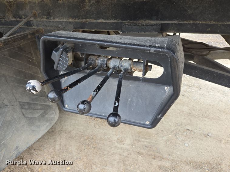 image for item DV1273 2001 Freightliner FL80 rollback truck