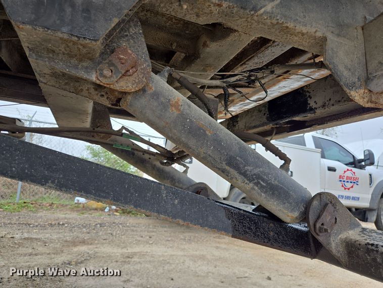 image for item DV1273 2001 Freightliner FL80 rollback truck