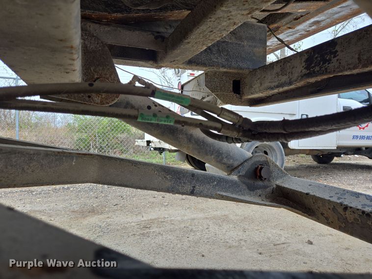 image for item DV1273 2001 Freightliner FL80 rollback truck