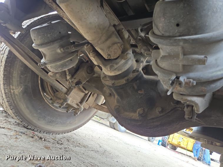 image for item DV1273 2001 Freightliner FL80 rollback truck