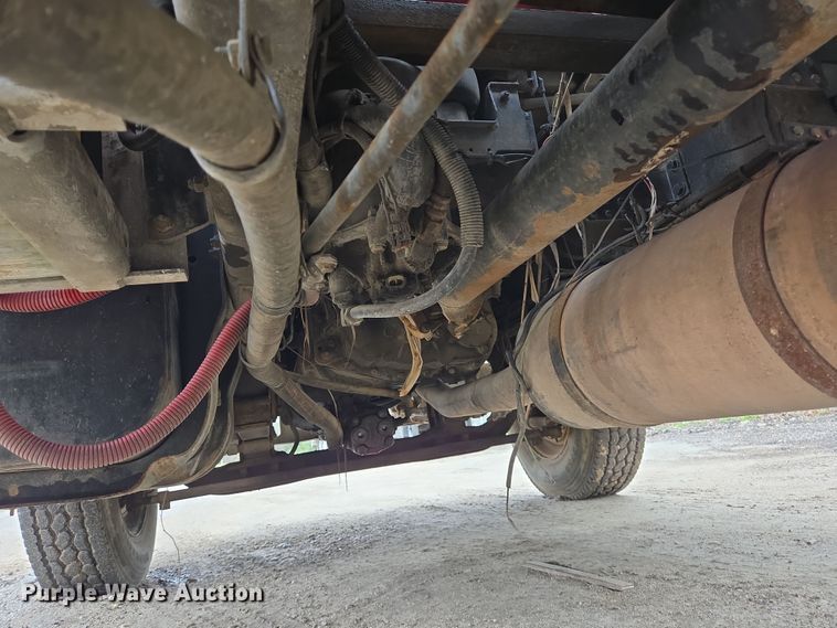 image for item DV1273 2001 Freightliner FL80 rollback truck