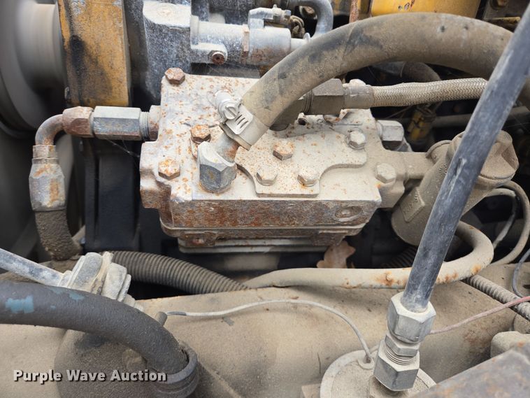 image for item DV1273 2001 Freightliner FL80 rollback truck