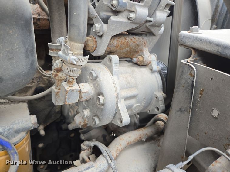 image for item DV1273 2001 Freightliner FL80 rollback truck