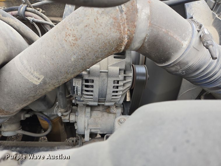 image for item DV1273 2001 Freightliner FL80 rollback truck