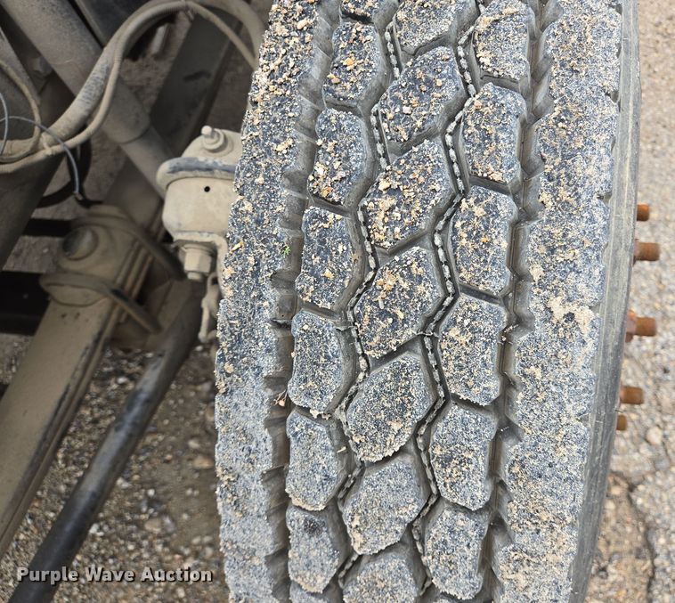 image for item DV1273 2001 Freightliner FL80 rollback truck