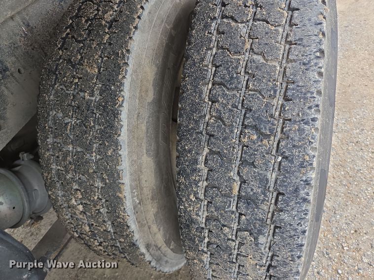 image for item DV1273 2001 Freightliner FL80 rollback truck