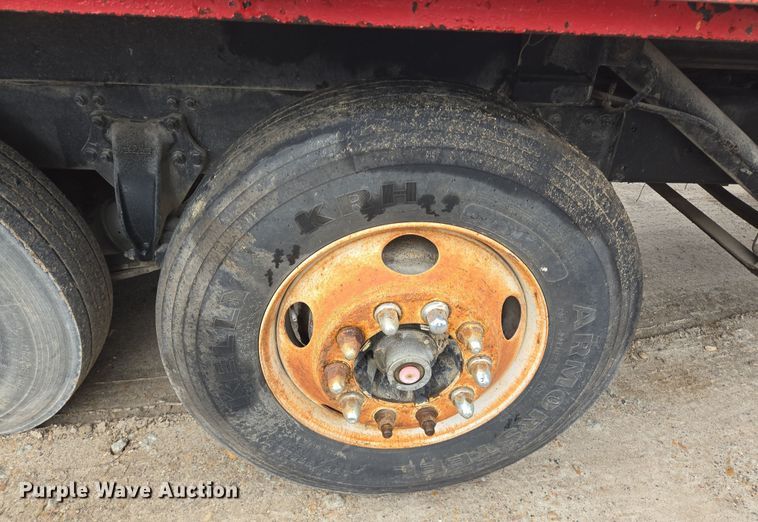 image for item DV1273 2001 Freightliner FL80 rollback truck