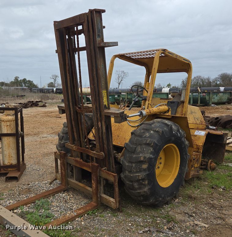 image for item DV1295 2007 MasterCraft MC-6-2127 forklift