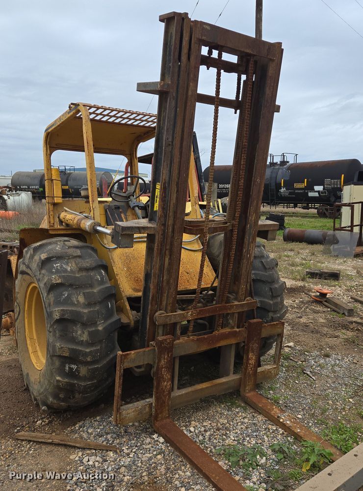 image for item DV1295 2007 MasterCraft MC-6-2127 forklift