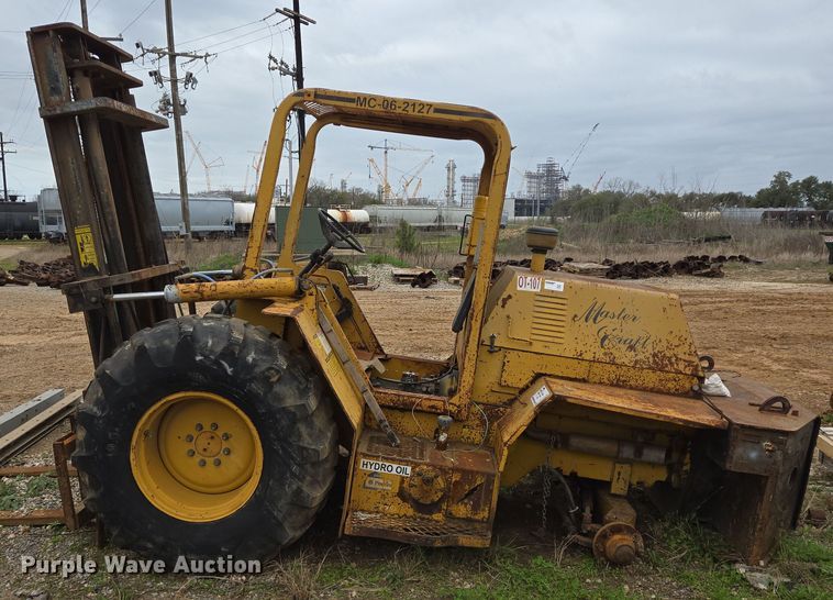 image for item DV1295 2007 MasterCraft MC-6-2127 forklift