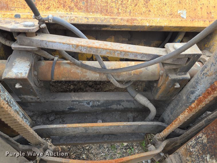 image for item DV1295 2007 MasterCraft MC-6-2127 forklift