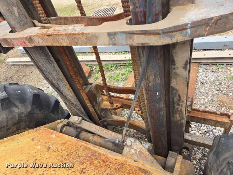 image for item DV1295 2007 MasterCraft MC-6-2127 forklift