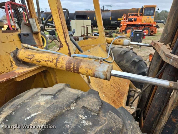 image for item DV1295 2007 MasterCraft MC-6-2127 forklift