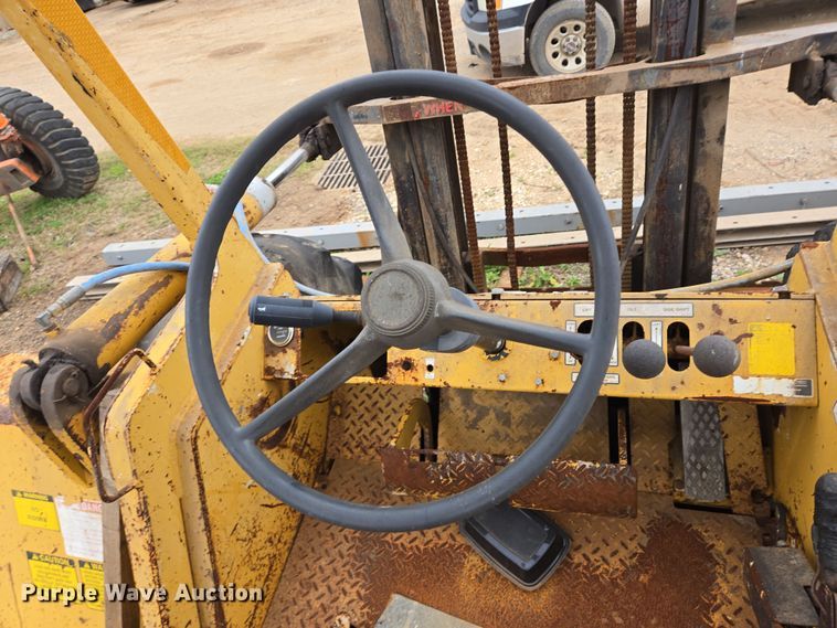 image for item DV1295 2007 MasterCraft MC-6-2127 forklift