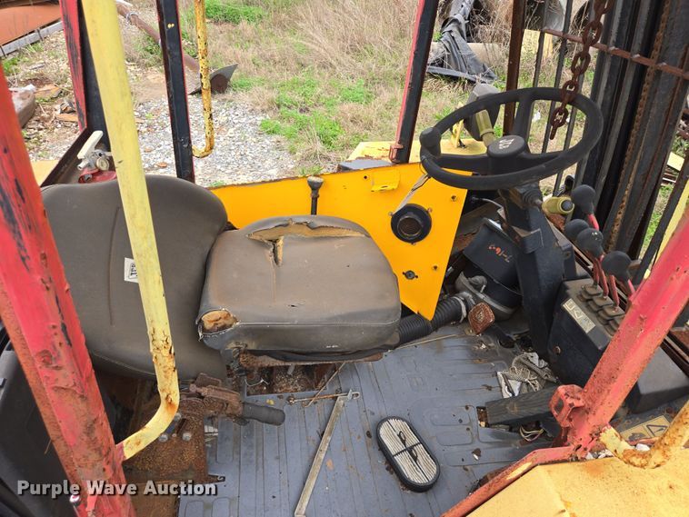 image for item DV1296 JCB 930 forklift