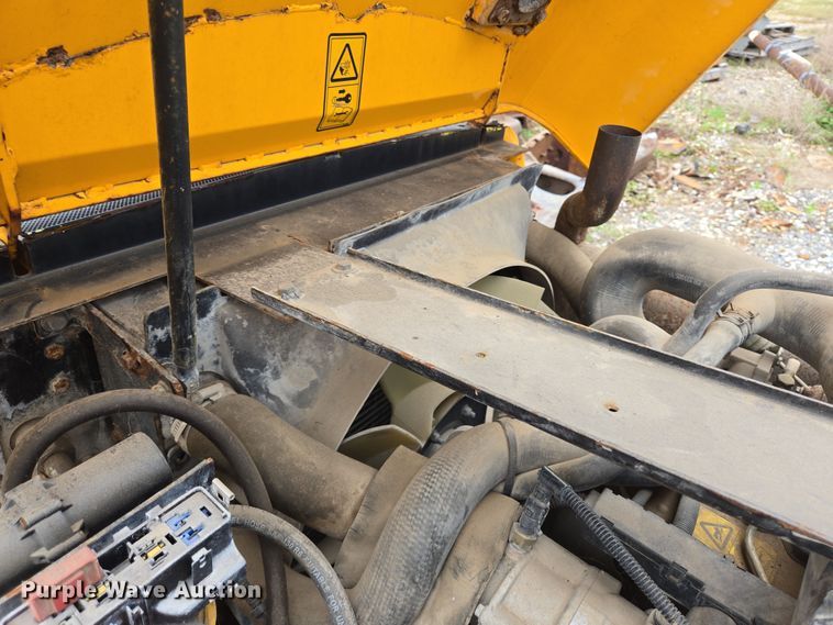 image for item DV1296 JCB 930 forklift