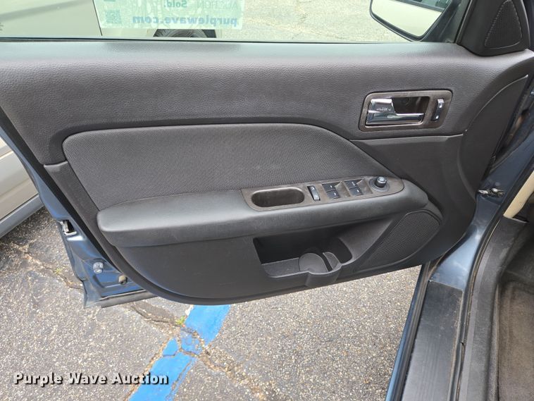 image for item DV1300 2011 Ford Fusion SE 
