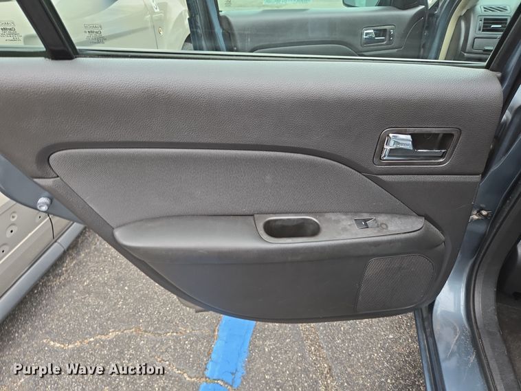 image for item DV1300 2011 Ford Fusion SE 