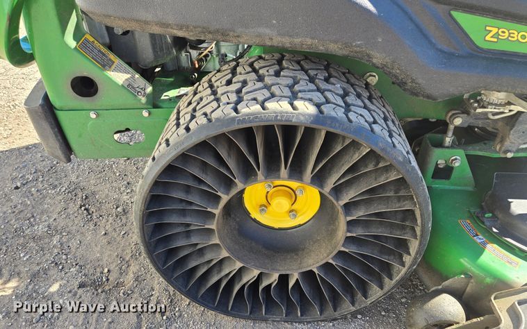 image for item DV2250 2022 John Deere Z930M  ZTR lawn mower