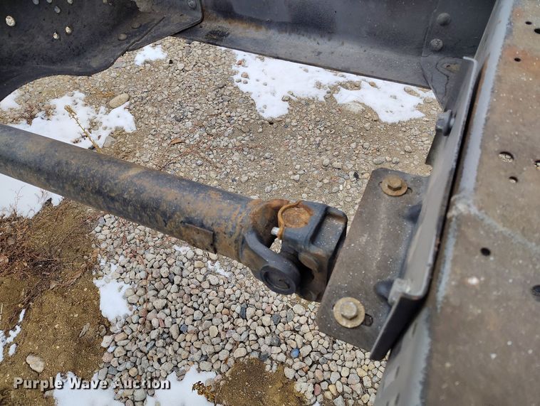 image for item DV6695 2004 GMC C7500 truck cab and chassis