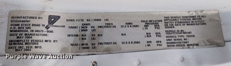 image for item DV6695 2004 GMC C7500 truck cab and chassis