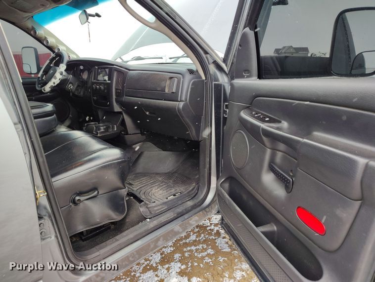 image for item DV6698 2005 Dodge Ram 2500 SLT Quad Cab pickup truck