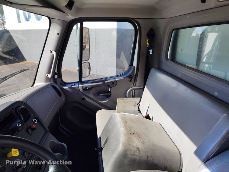 image for item DV6715 2020 Freightliner  Business Class M2 refrigerated truck