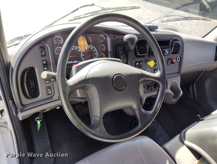 image for item DV6715 2020 Freightliner  Business Class M2 refrigerated truck