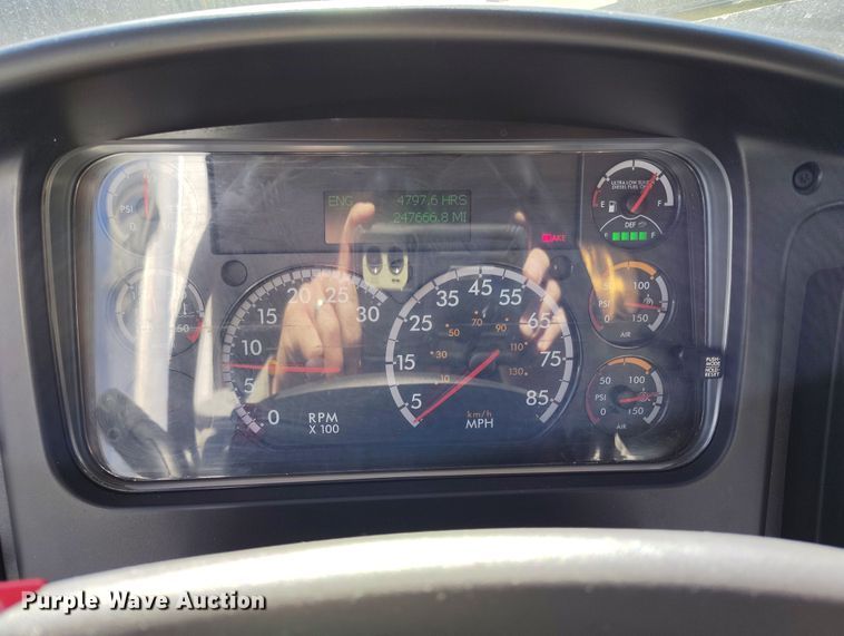 image for item DV6715 2020 Freightliner  Business Class M2 refrigerated truck