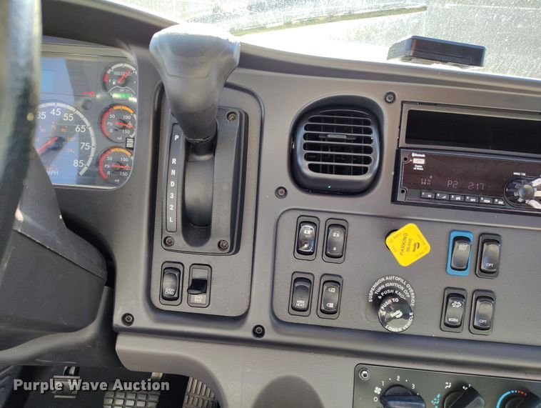 image for item DV6715 2020 Freightliner  Business Class M2 refrigerated truck