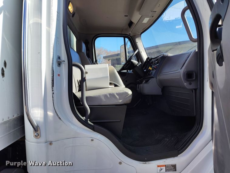 image for item DV6715 2020 Freightliner  Business Class M2 refrigerated truck