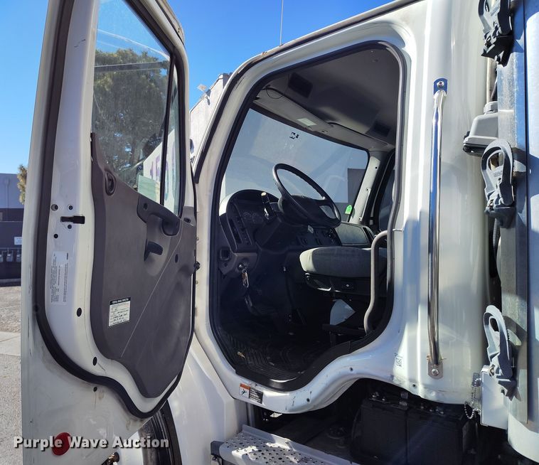 image for item DV6716 2020 Freightliner  Business Class M2 refrigerated truck