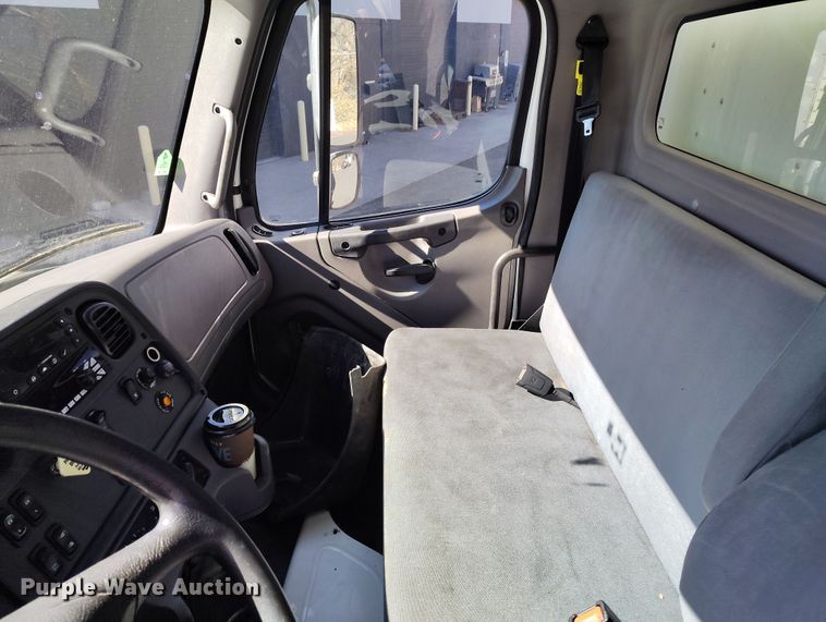 image for item DV6716 2020 Freightliner  Business Class M2 refrigerated truck