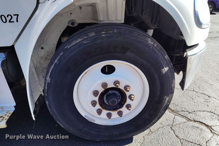 image for item DV6716 2020 Freightliner  Business Class M2 refrigerated truck