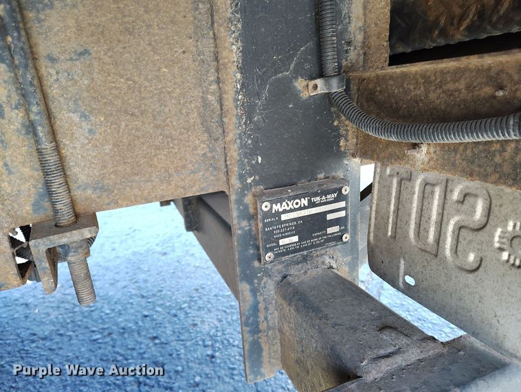 image for item DV6717 2010 Mitsubishi  Fuso box truck