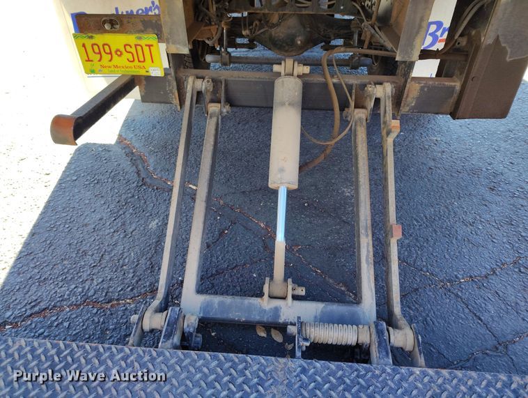 image for item DV6717 2010 Mitsubishi  Fuso box truck