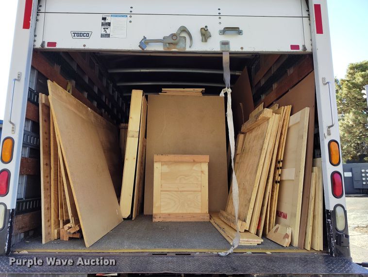 image for item DV6717 2010 Mitsubishi  Fuso box truck