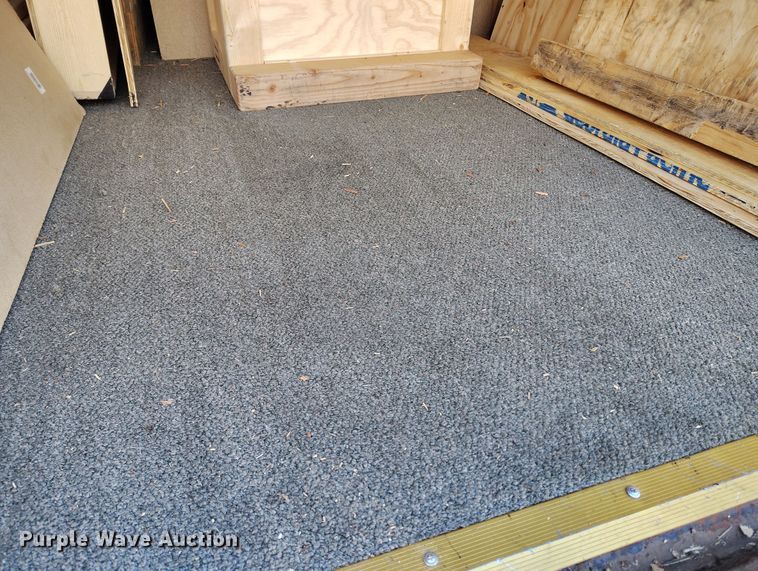 image for item DV6717 2010 Mitsubishi  Fuso box truck