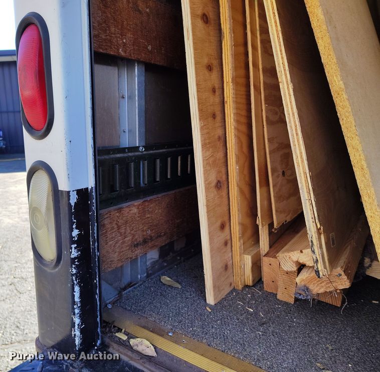 image for item DV6717 2010 Mitsubishi  Fuso box truck