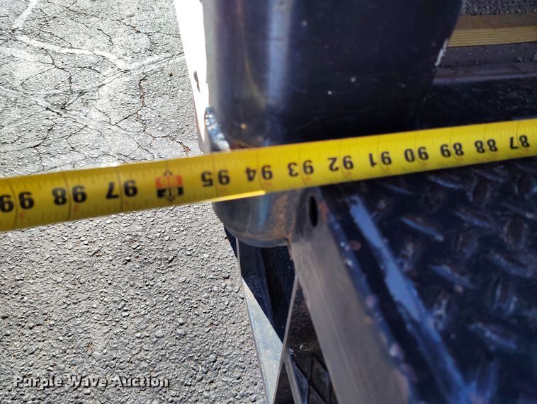 image for item DV6717 2010 Mitsubishi  Fuso box truck