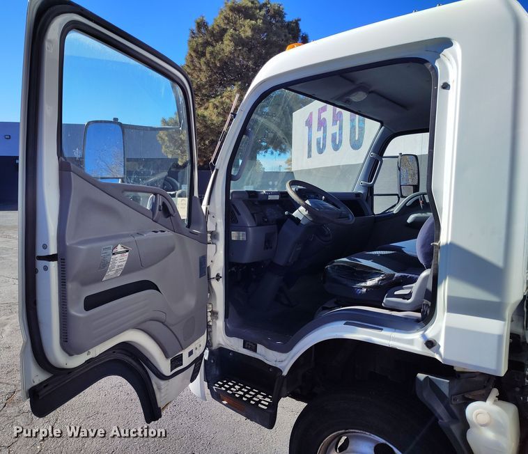 image for item DV6717 2010 Mitsubishi  Fuso box truck