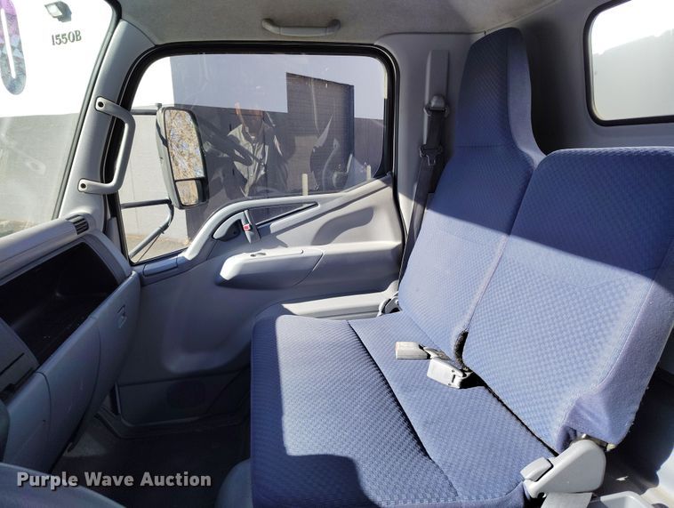 image for item DV6717 2010 Mitsubishi  Fuso box truck