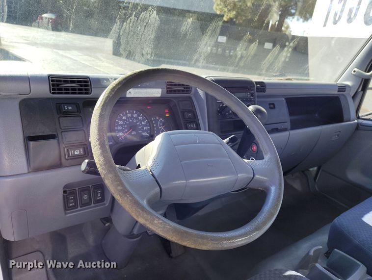 image for item DV6717 2010 Mitsubishi  Fuso box truck