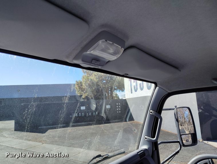 image for item DV6717 2010 Mitsubishi  Fuso box truck